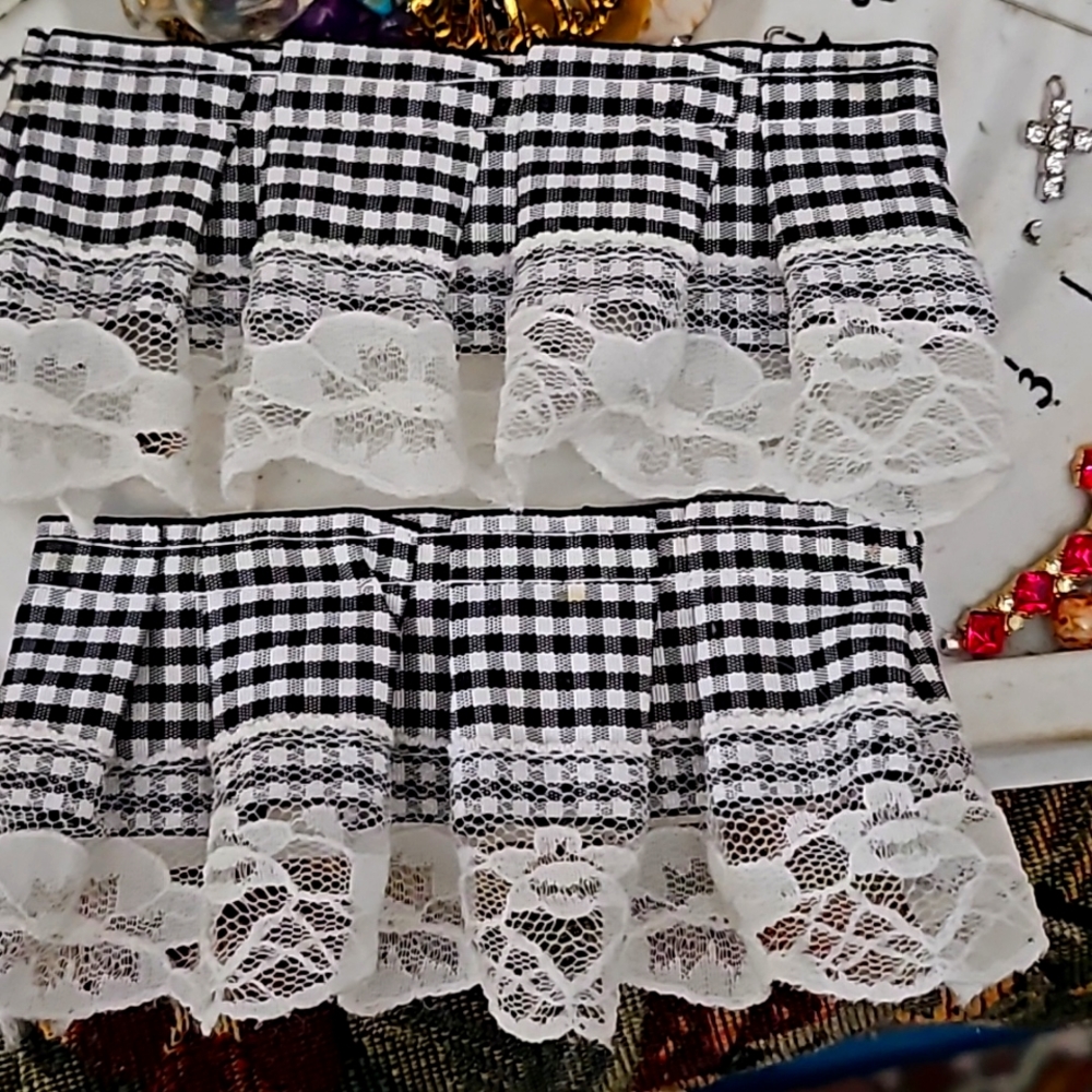 Miniature doll house kitchen curtains they measure 3 inches,